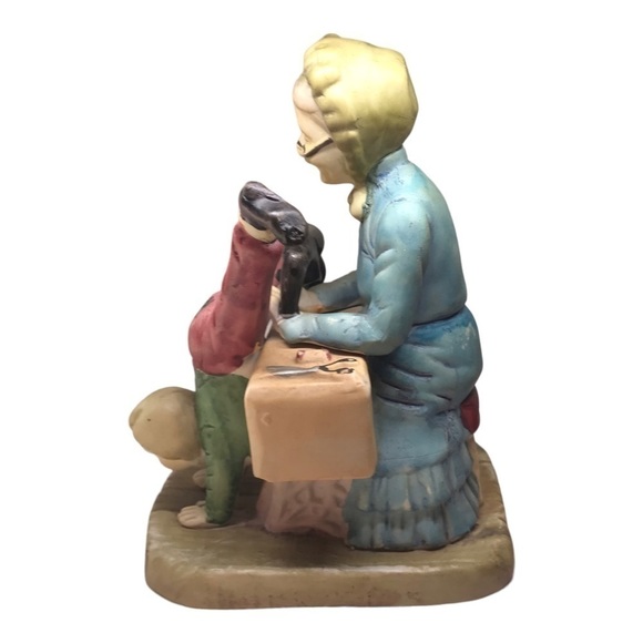 Vintage Original Art Mark Grandma Sewing Grandsons Pants Figurine - Picture 3 of 6